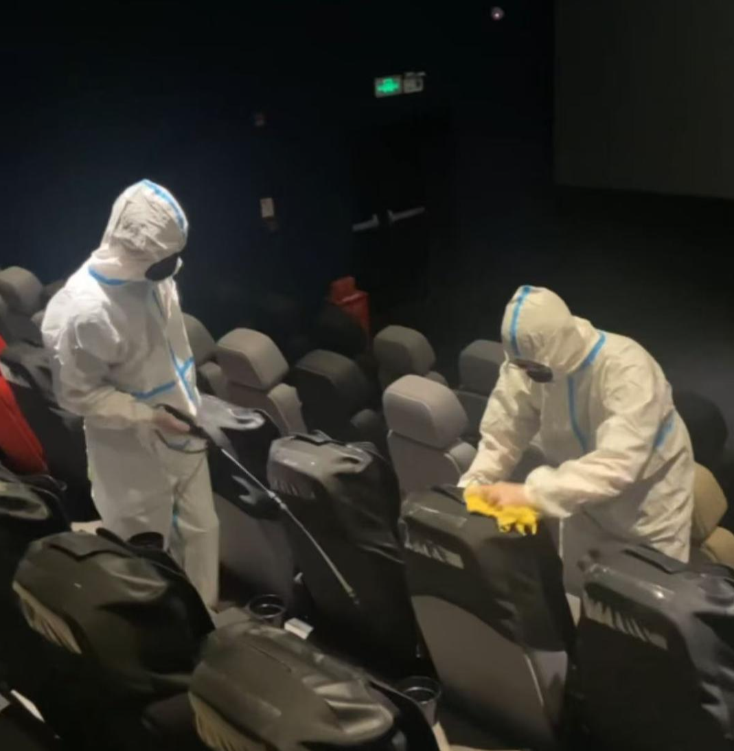 椅上布满白色虫卵当地影院回应不朽情缘电子游戏女子发现座(图2)